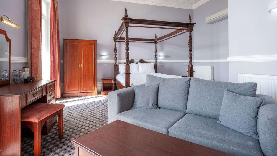 San Clu Hotel Room