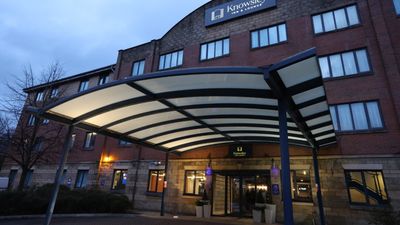 Knowsley Inn & Lounge