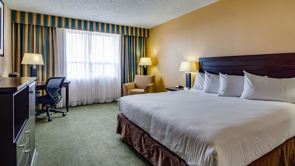Sawridge Inn Edmonton South Room