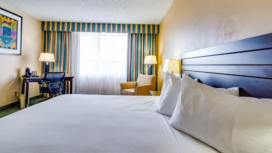 Sawridge Inn Edmonton South Room