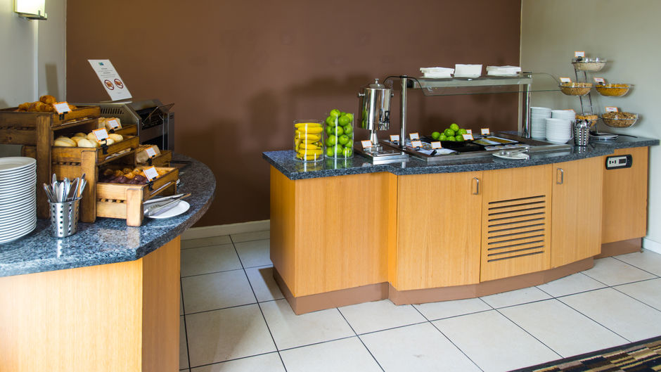 Holiday Inn Express Manchester East Restaurant