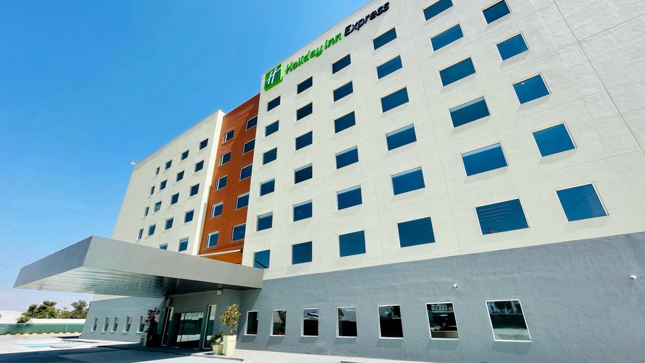 Holiday Inn Express Vallarta Poniente Exterior