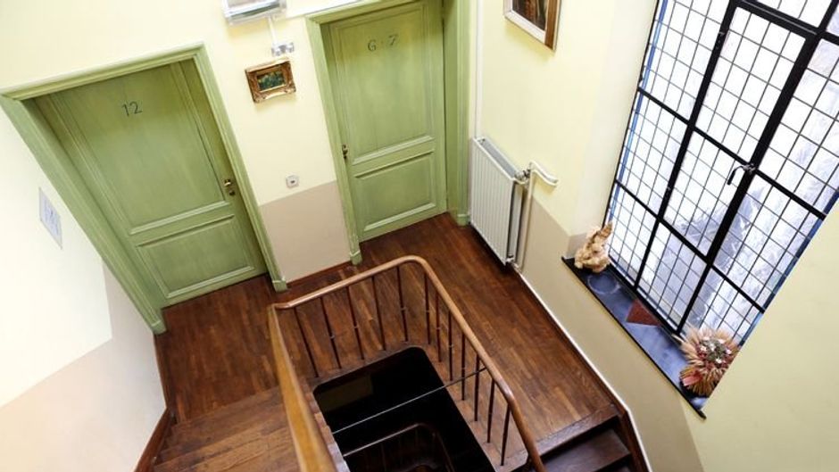 Erasmus Hotel Room