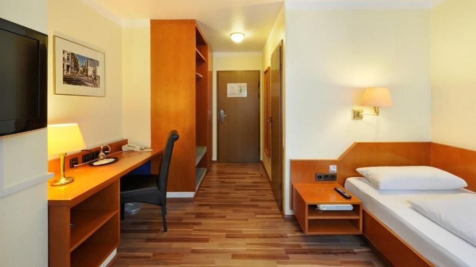 Hotel Bellevue Duesseldorf Room