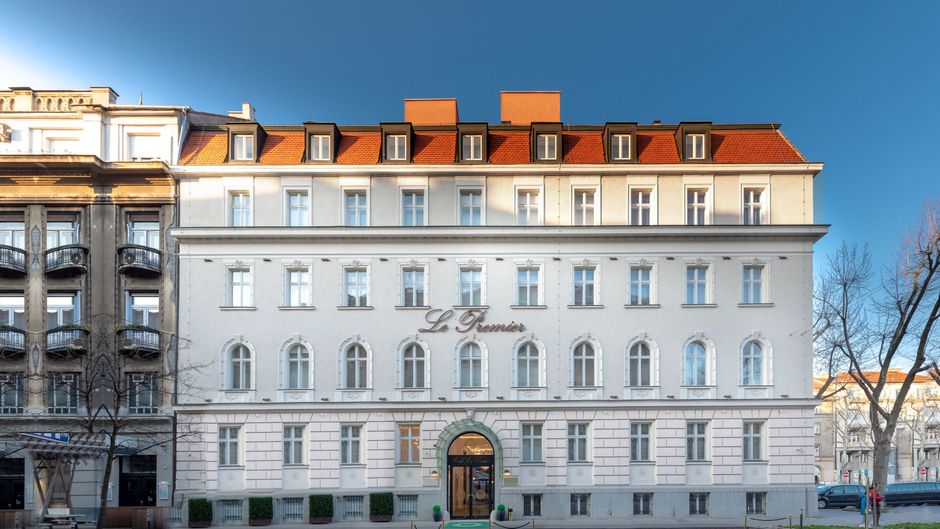 Le Premier Exterior
