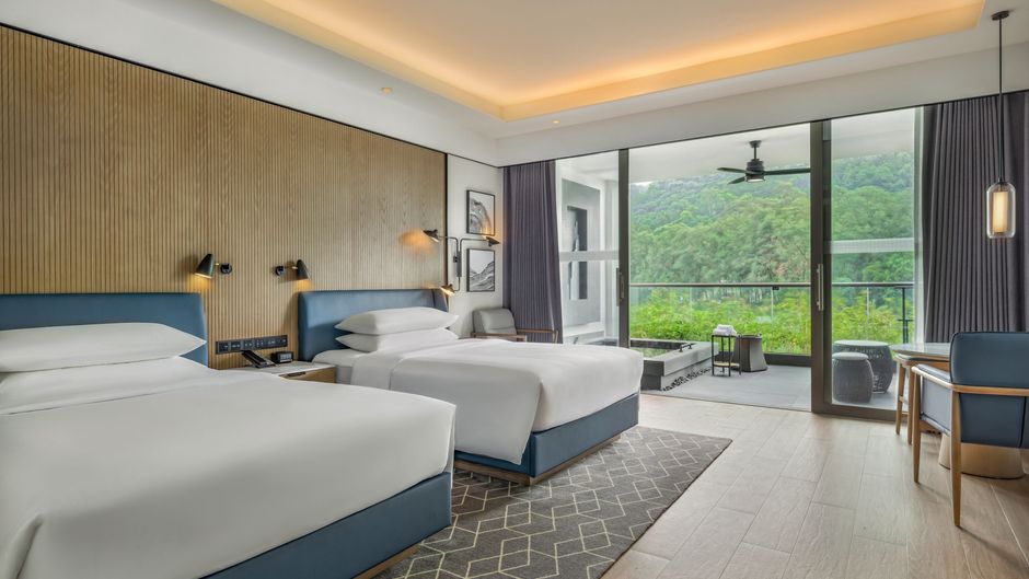 Sheraton Maoming Hot Spring Resort Room