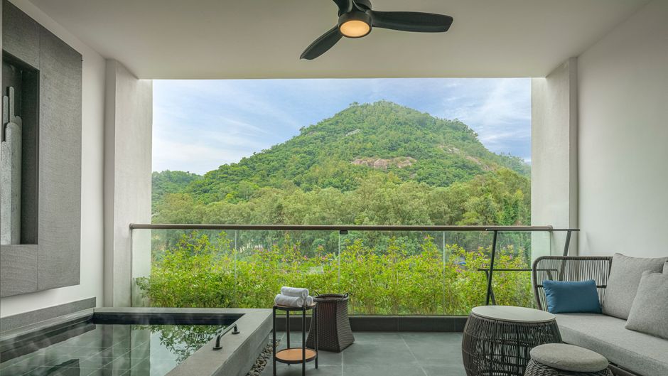 Sheraton Maoming Hot Spring Resort Room