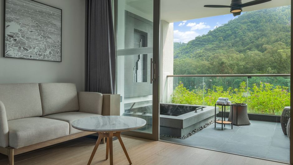 Sheraton Maoming Hot Spring Resort Room