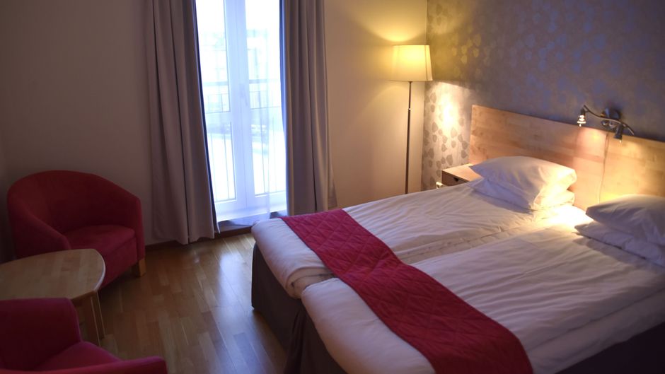 Arjang Hotel Room