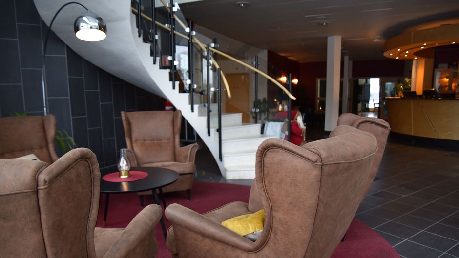 Arjang Hotel Lobby