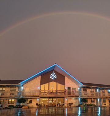 PINEMARK Inn & Suites