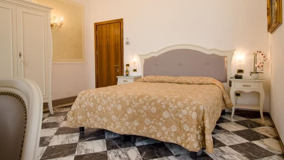 Villa Stucky Room