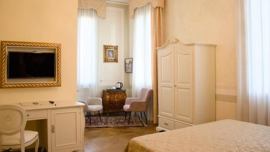 Villa Stucky Room