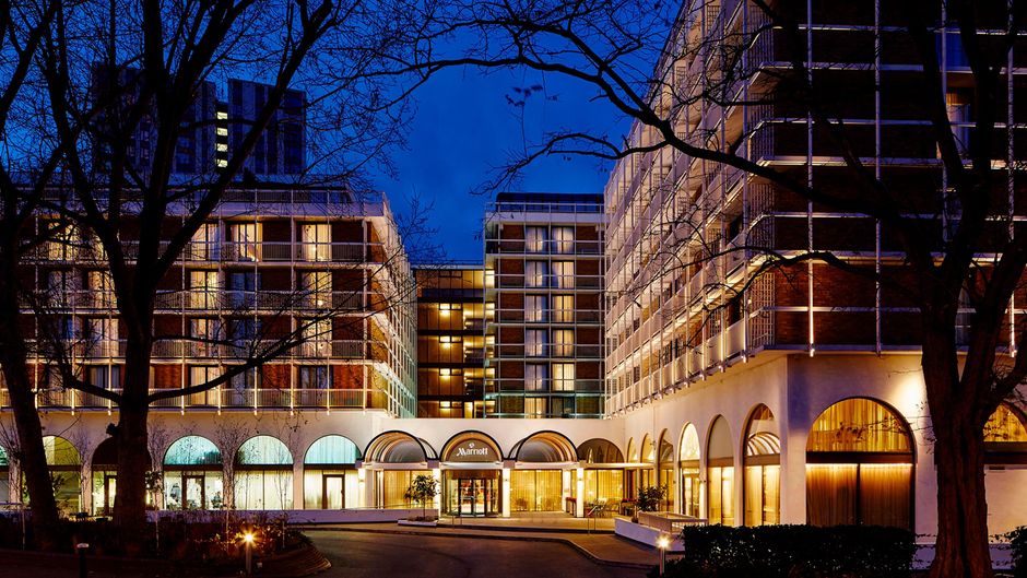 London Marriott Hotel Regents Park Exterior