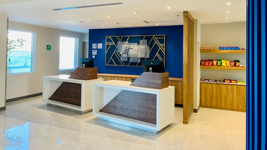 Holiday Inn Express Vallarta Poniente Lobby
