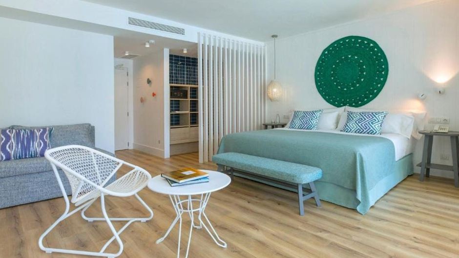 Blaumar Hotel Room