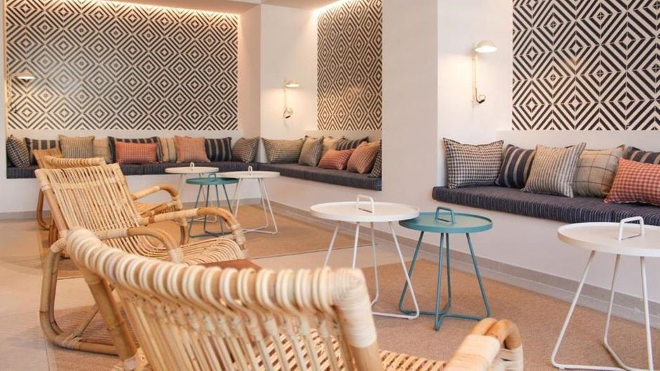 Blaumar Hotel Lobby