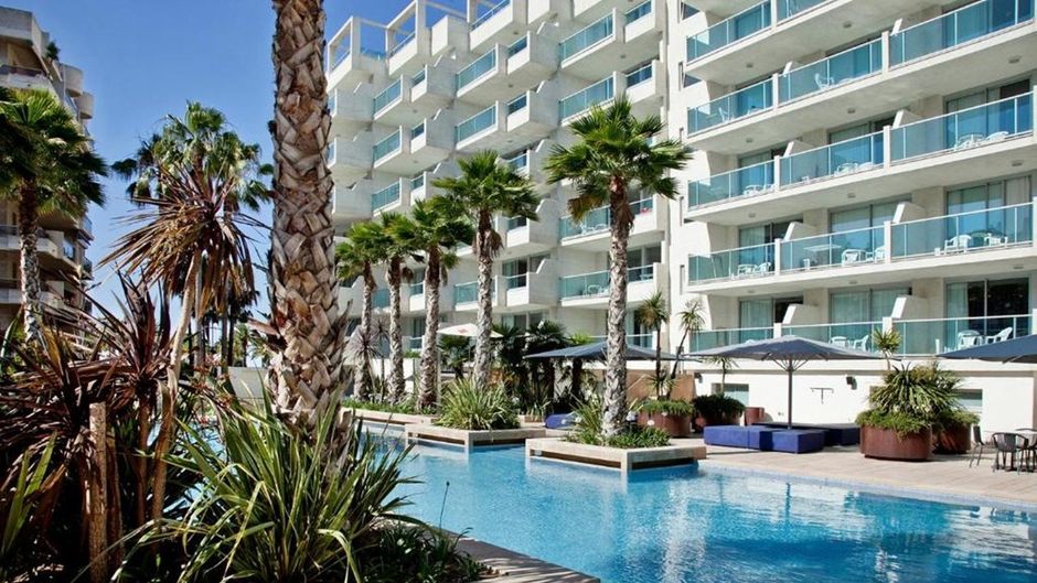Blaumar Hotel Pool