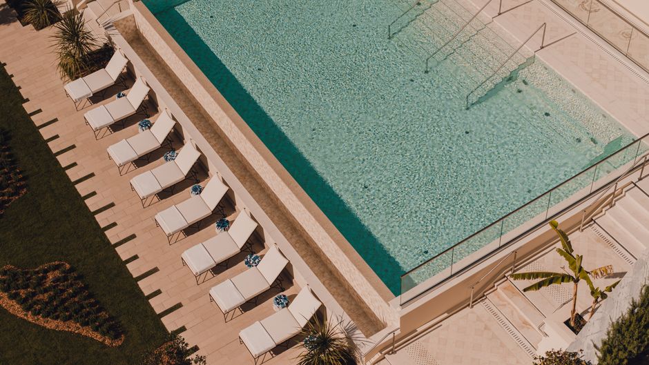 Carlton Cannes, a Regent Hotel Pool