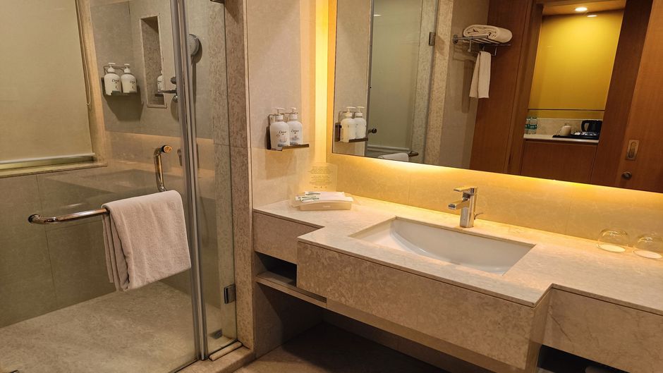 M K Hotel Amritsar Room