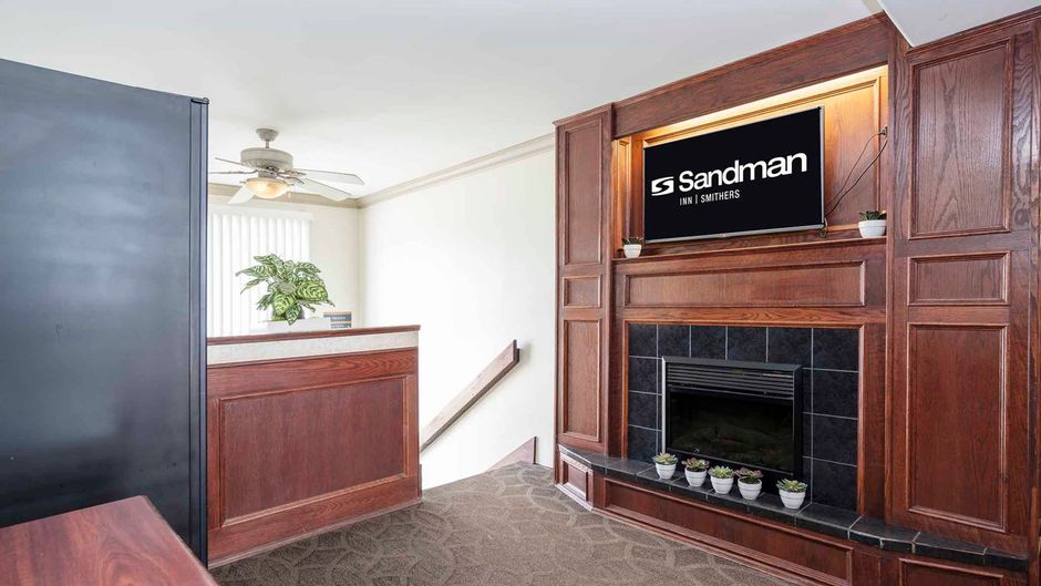 Sandman Inn Smithers Lobby