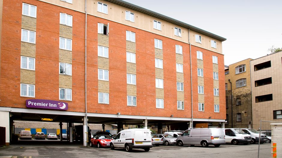 Premier Inn London Tower Bridge Exterior