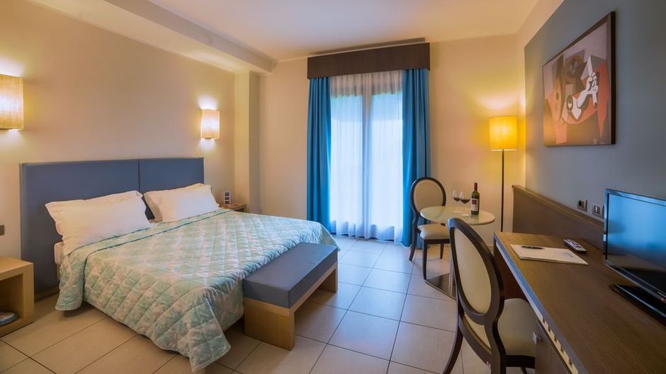 Lu' Hotel Room