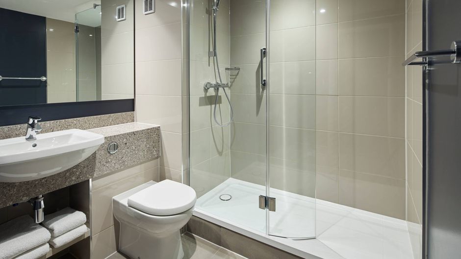 Cardiff Marriott Hotel Room