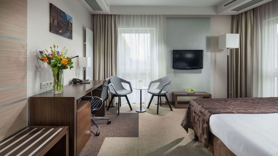 Arkon Park Hotel Room