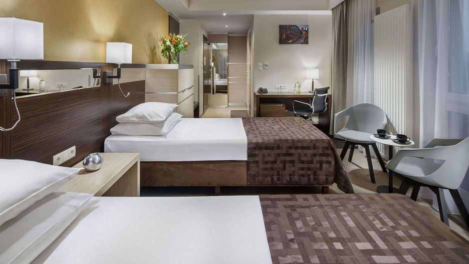 Arkon Park Hotel Room