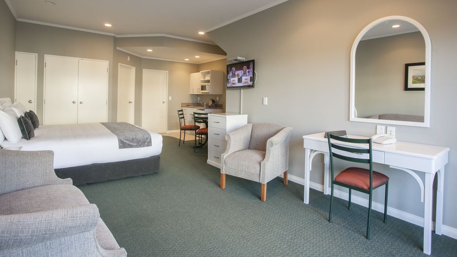 Cornwall Motor Lodge Room