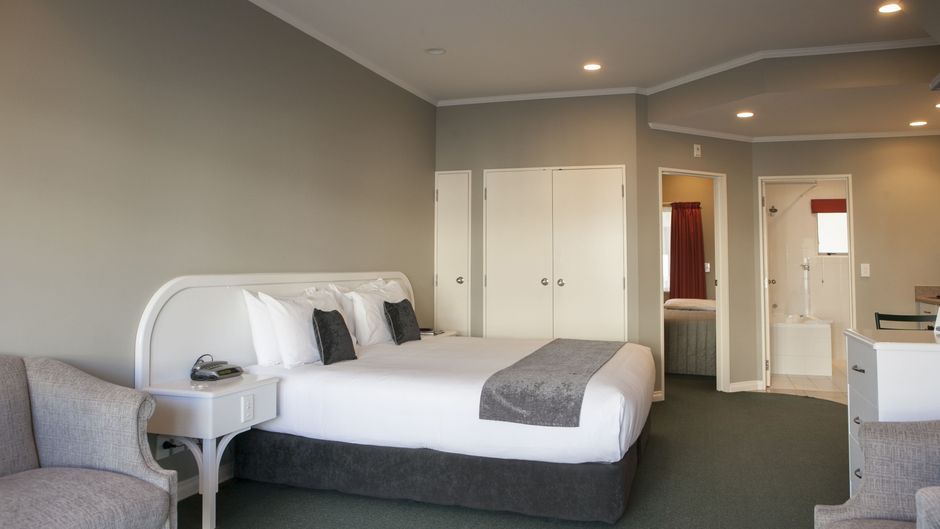 Cornwall Motor Lodge Room