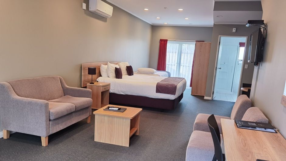 Cornwall Motor Lodge Room