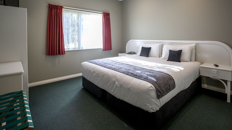 Cornwall Motor Lodge Room