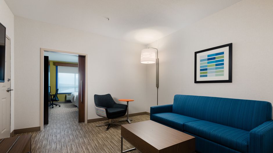 Holiday Inn Express Grande Prairie Suite