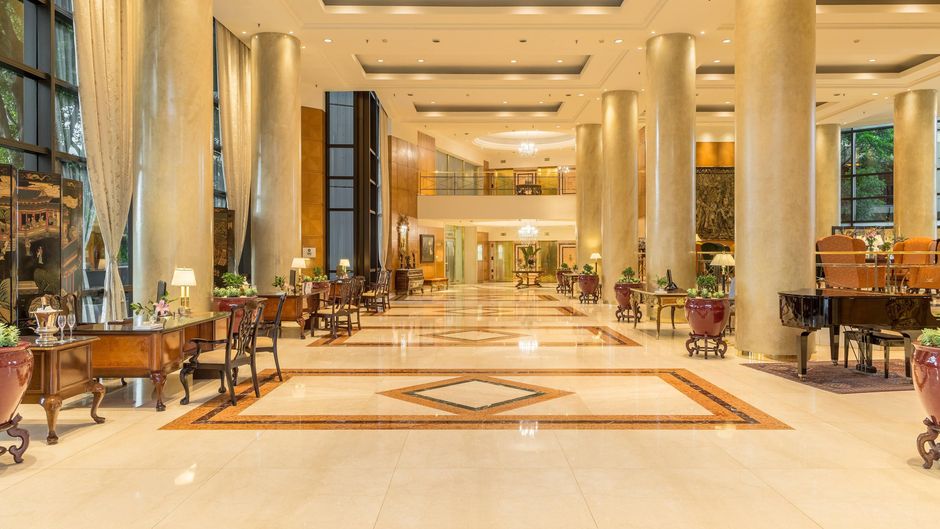 Park Tower, a Luxury Collection Hotel Exterior