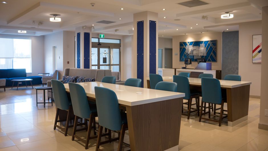 Holiday Inn Express Hotel & Sts Kingston Lobby