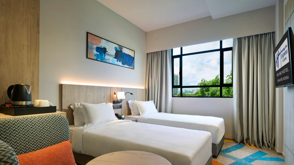 Holiday Inn Express & Suites Novena Room