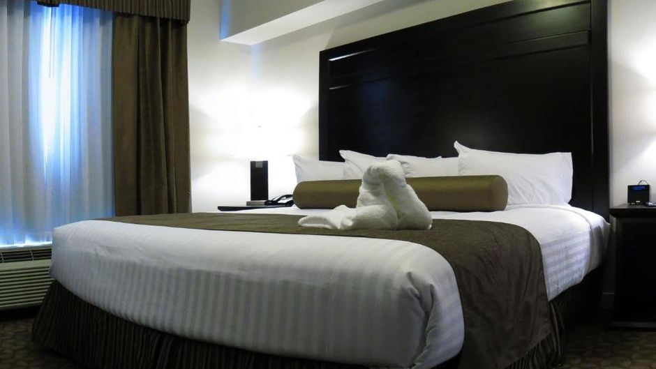 The Kanata Inns by BCMInns Whitecourt Room