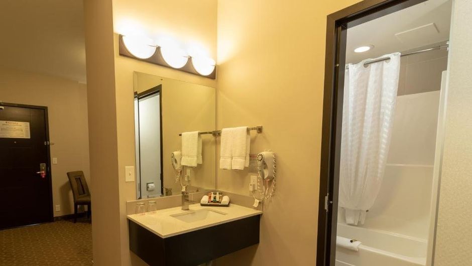 The Kanata Inns by BCMInns Whitecourt Room