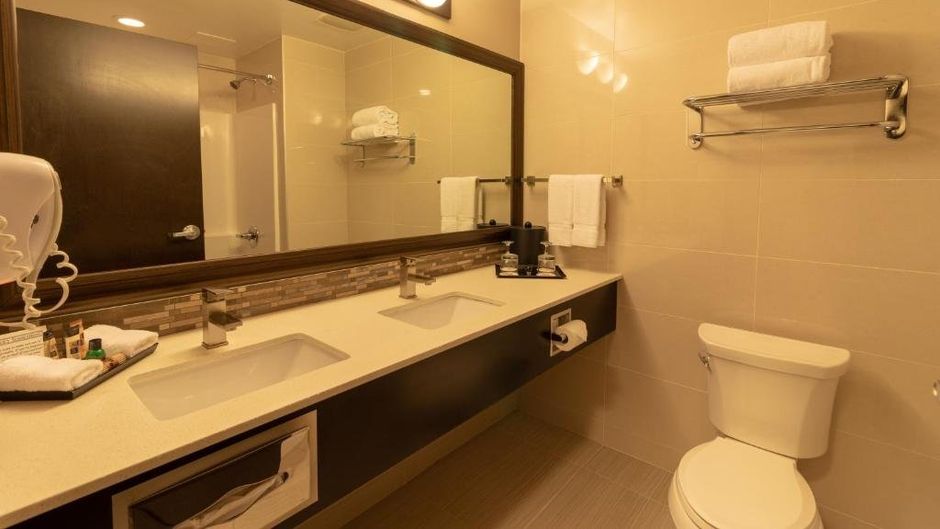 The Kanata Inns by BCMInns Whitecourt Room