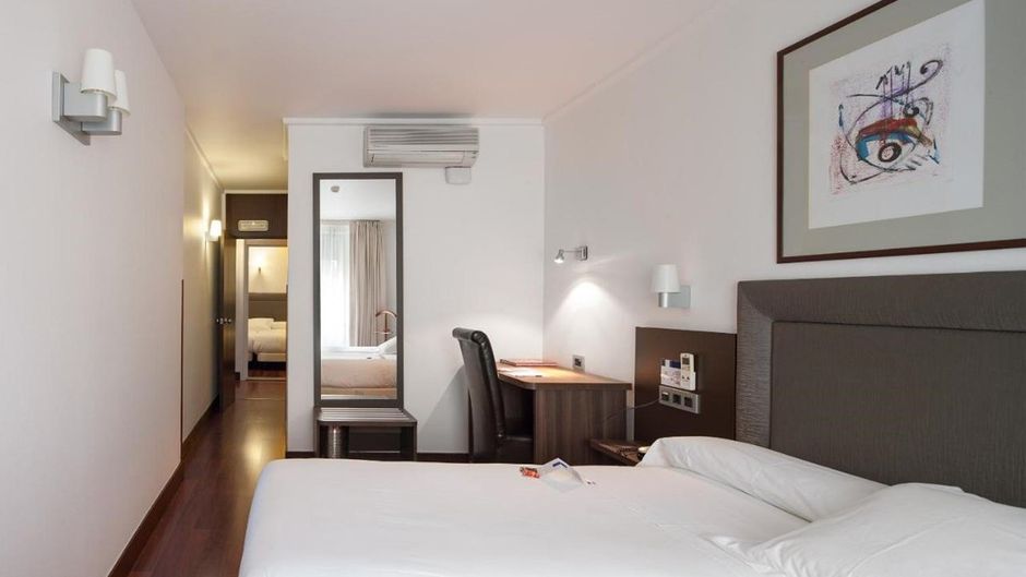 Yoldi Hotel Room