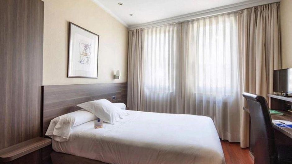Yoldi Hotel Room