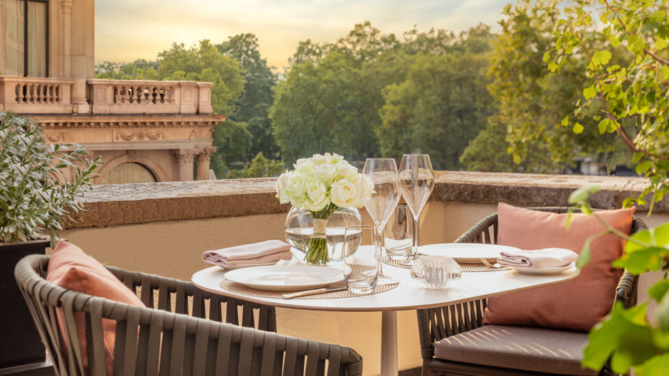 Four Seasons Hotel London at Park Lane Exterior
