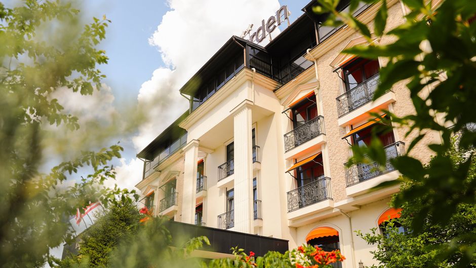 Hotel Garden Exterior