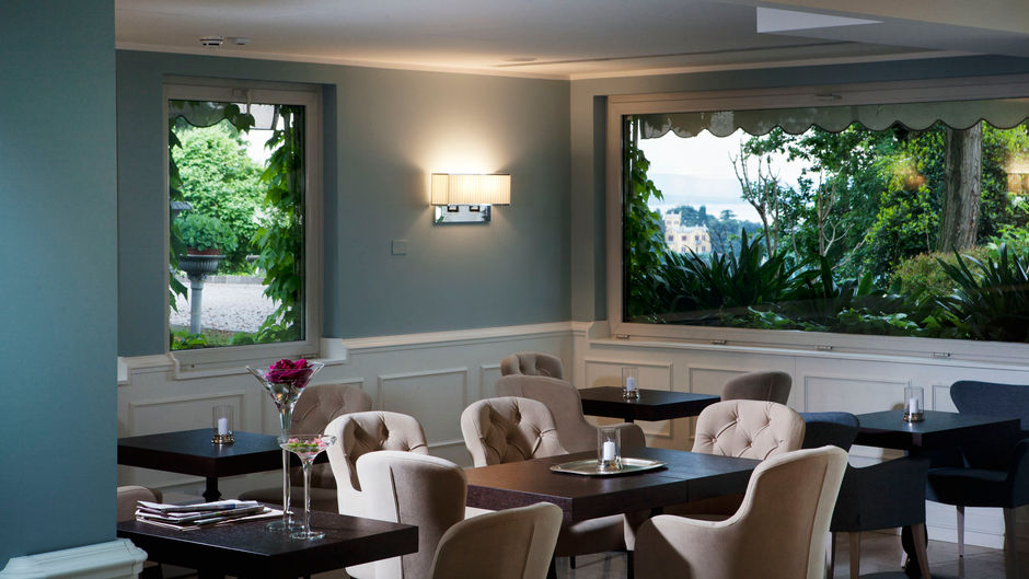 Hotels Riviera & Maximilian's Lobby
