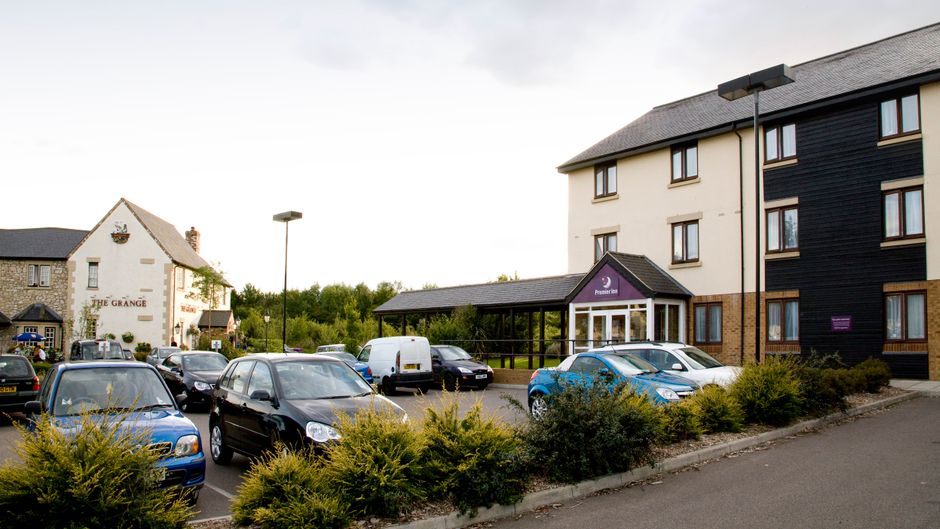 Premier Inn Chelmsford (Boreham) Exterior