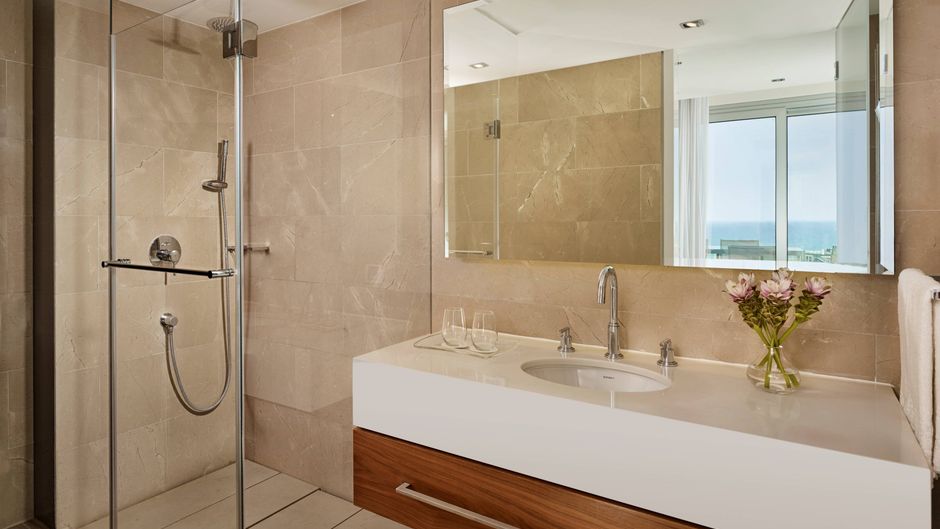 The Ritz-Carlton, Herzliya Room
