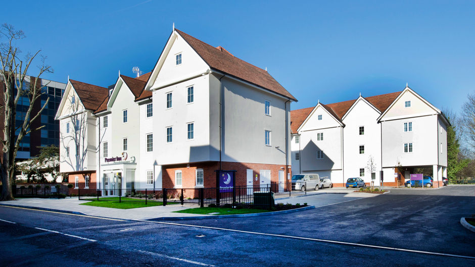 Premier Inn Colchester Town Centre Exterior