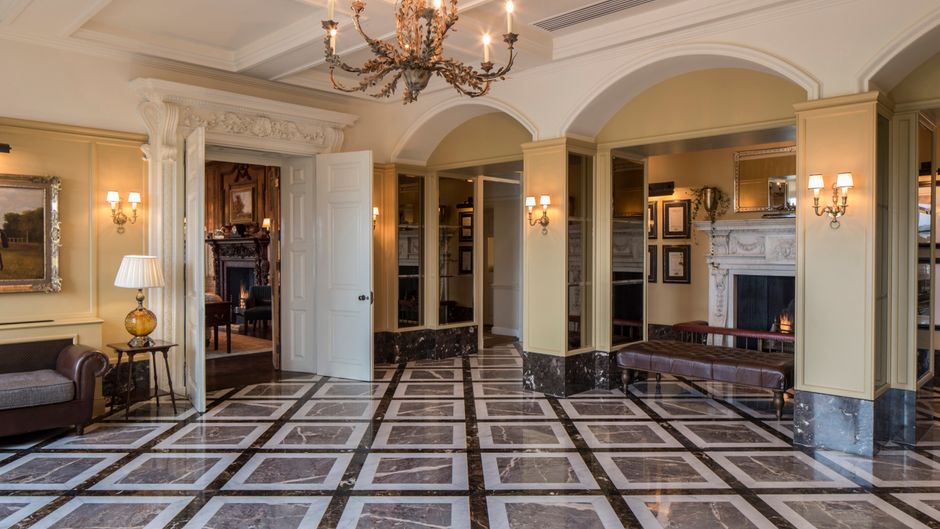 Four Seasons Hotel Hampshire Lobby